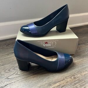 Mia Amore Navy Ivaa Slip-on Soft Toe Block Heel Memory Foam Pumps 8.5 NEW